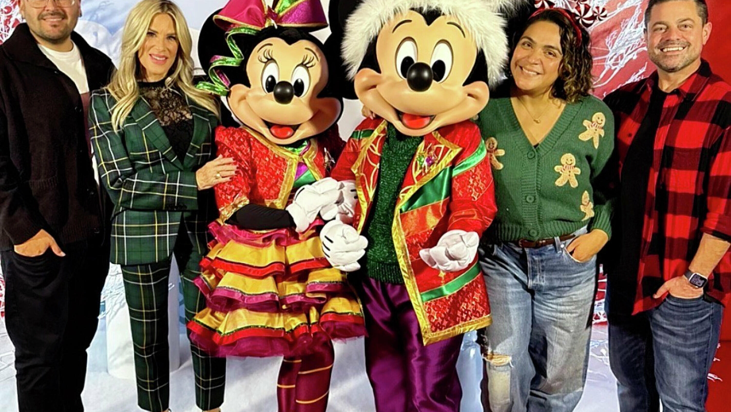 We Flip To ALL Holiday Music - A Bunch Of Celebrity "Flippers" Are Here!