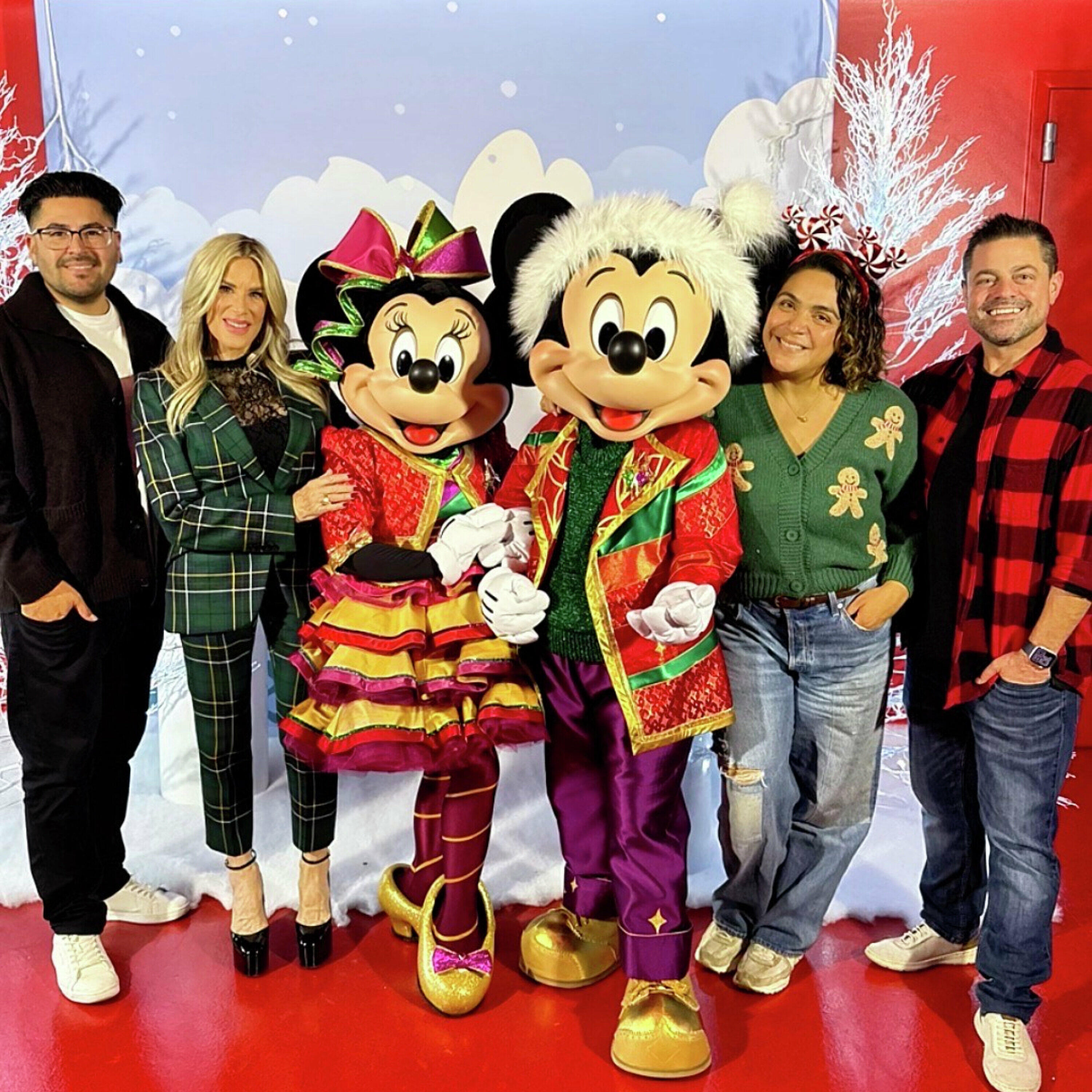 Ellen K Morning Show - We Flip To ALL Holiday Music - A Bunch Of Celebrity "Flippers" Are Here!