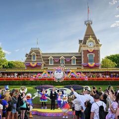 Talkback Tuesday!!! Win Tickets To Our Disney Holiday Party - Ellen K Morning Show On Demand