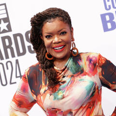 Yvette Nicole Brown Talks 'The Masked Singer', Tweet Stack & More! - On with Mario Daily Podcast