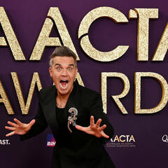 Robbie Williams Talks New Biopic 'Better Man', Music, Tour & More! - On with Mario Daily Podcast