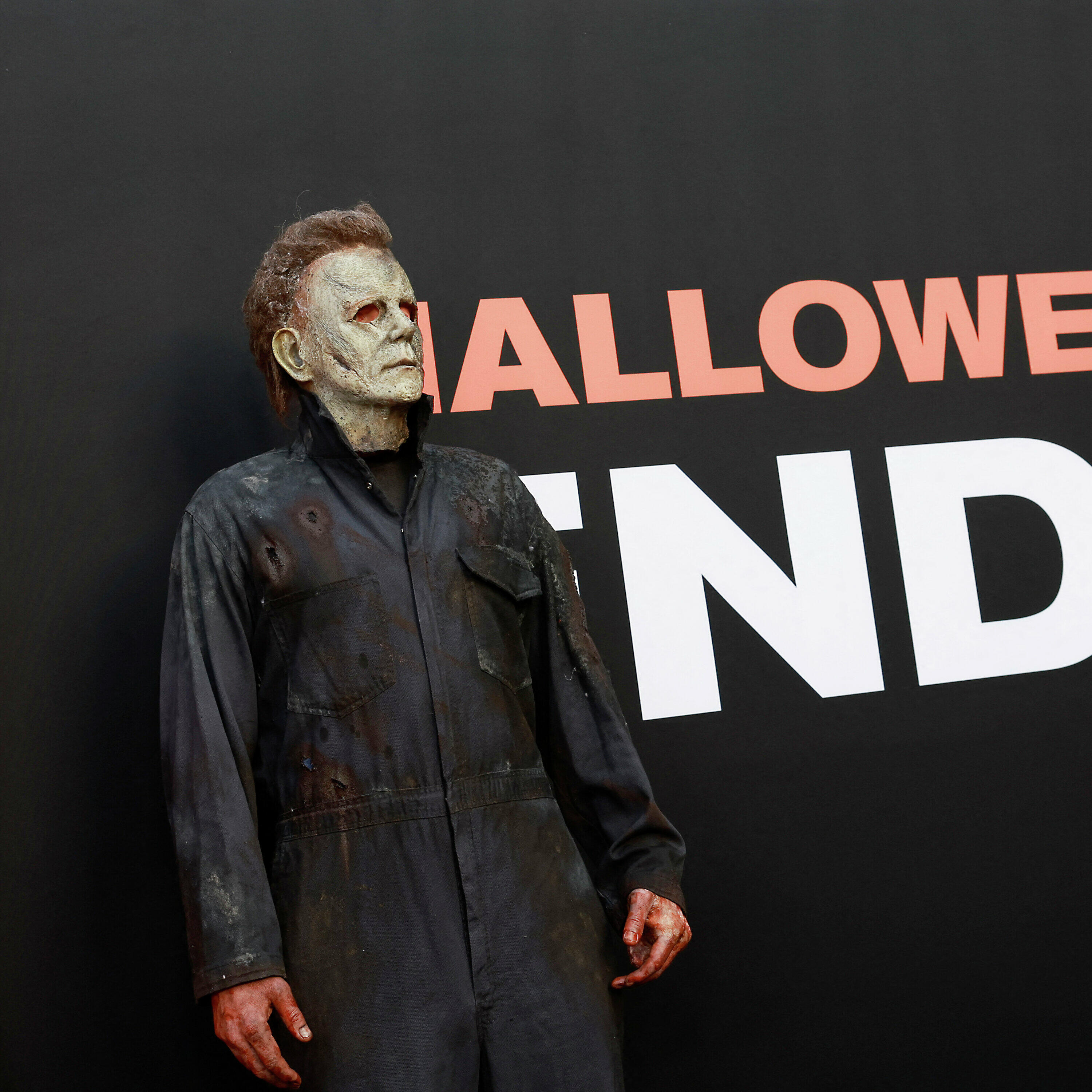 Mario vs Courtney in Halloween Horror Film Trivia, Latest Buzz & More!