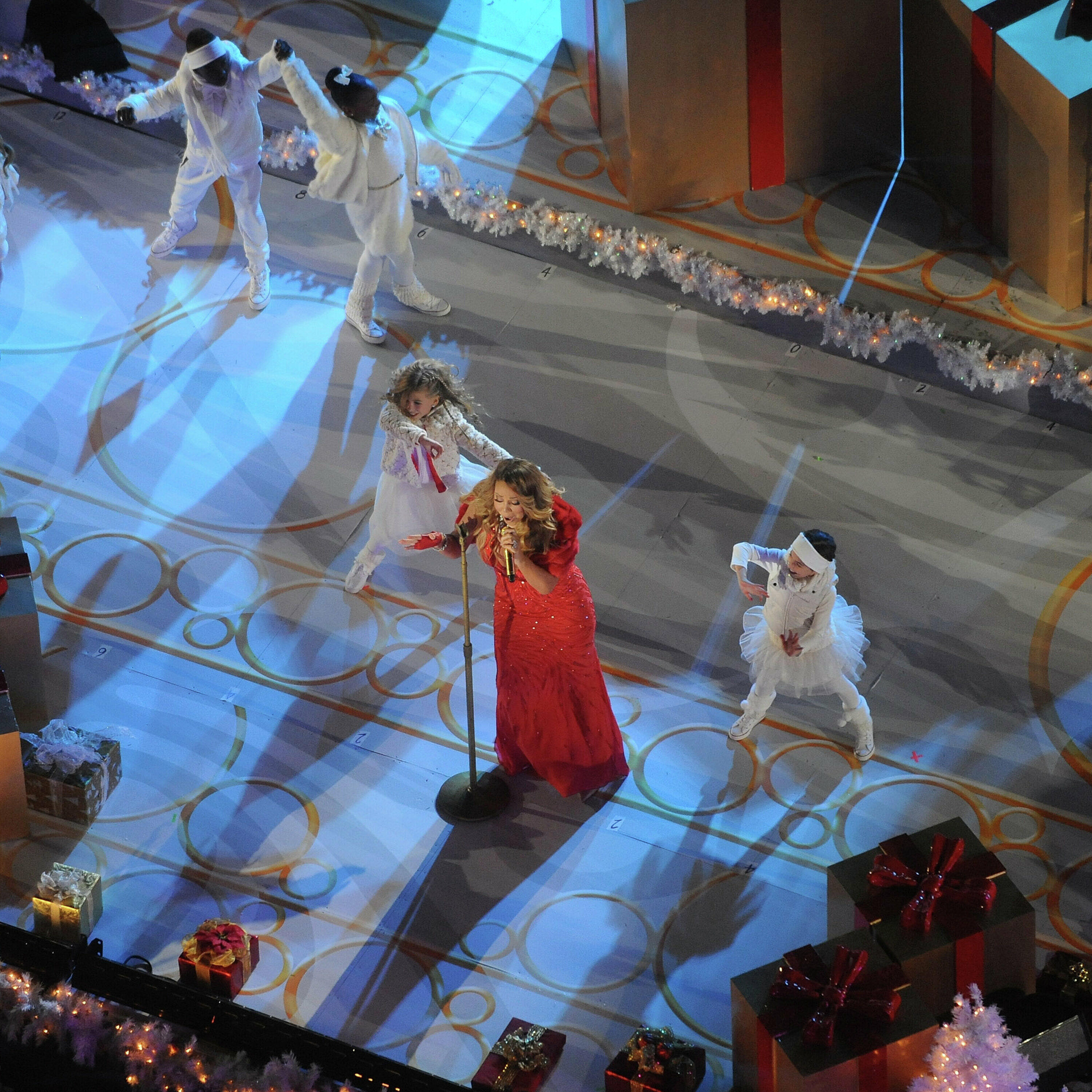 On With Mario - Mario vs Courtney in Christmas Song Monotune, Shocking Slumber Party & More