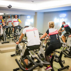 Worst Christmas Gifts Ever, Why Thinking About The Gym is a Workout & More! - On with Mario Daily Podcast