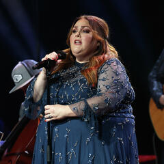 Chrissy Metz Talks 'The Masked Singer', Courtney's Anti-Bug Hack & More! - On with Mario Daily Podcast