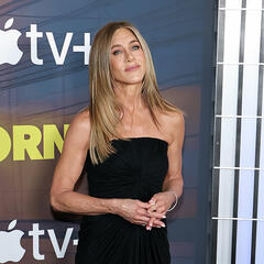 Jennifer Aniston Goes IG Official With New BF, Fall Back Tips & More! - On with Mario Daily Podcast