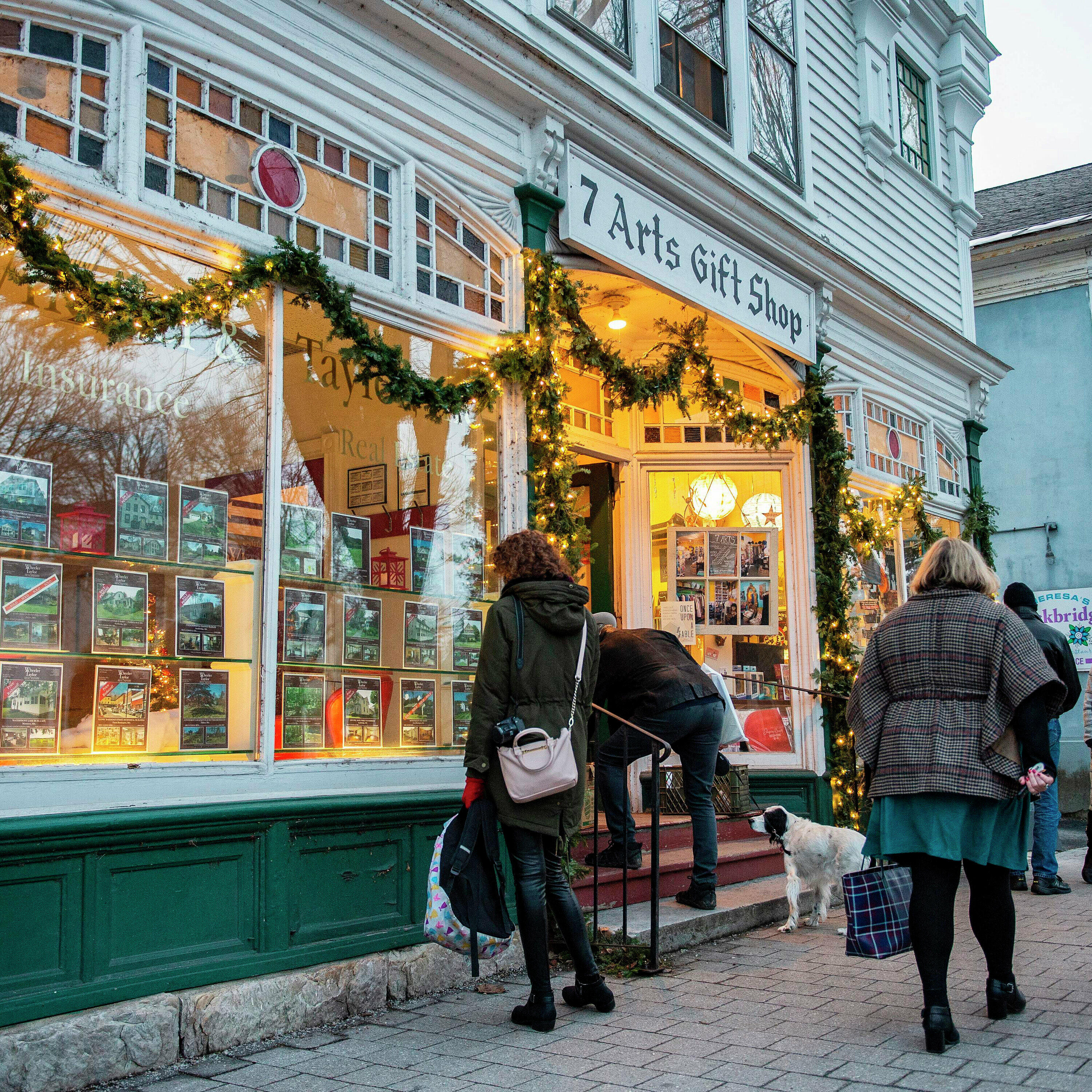 On With Mario - Best Thanksgiving Movies Ranked, Top XMAS Towns in America & More!