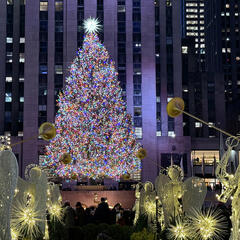 Holiday Gift Guides, Staying at The 'Christmas Story' House & More! - On with Mario Daily Podcast