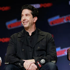 David Schwimmer Talks 'Goosebumps' on Hulu, Serving Rod Stewart & More! - On with Mario Daily Podcast