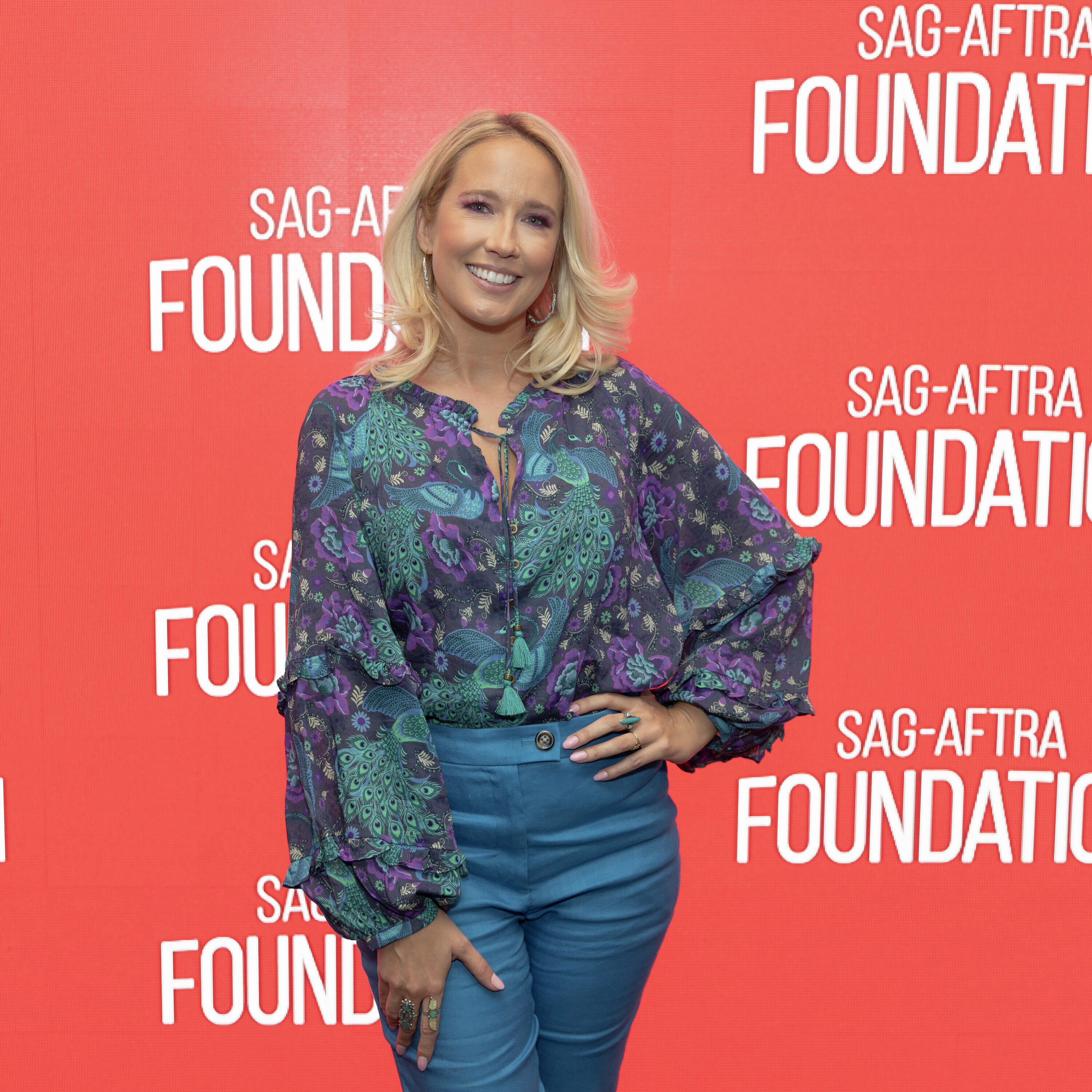 Anna Camp Talks New Show 'Hysteria', Mario Recaps Miss Universe & More ...