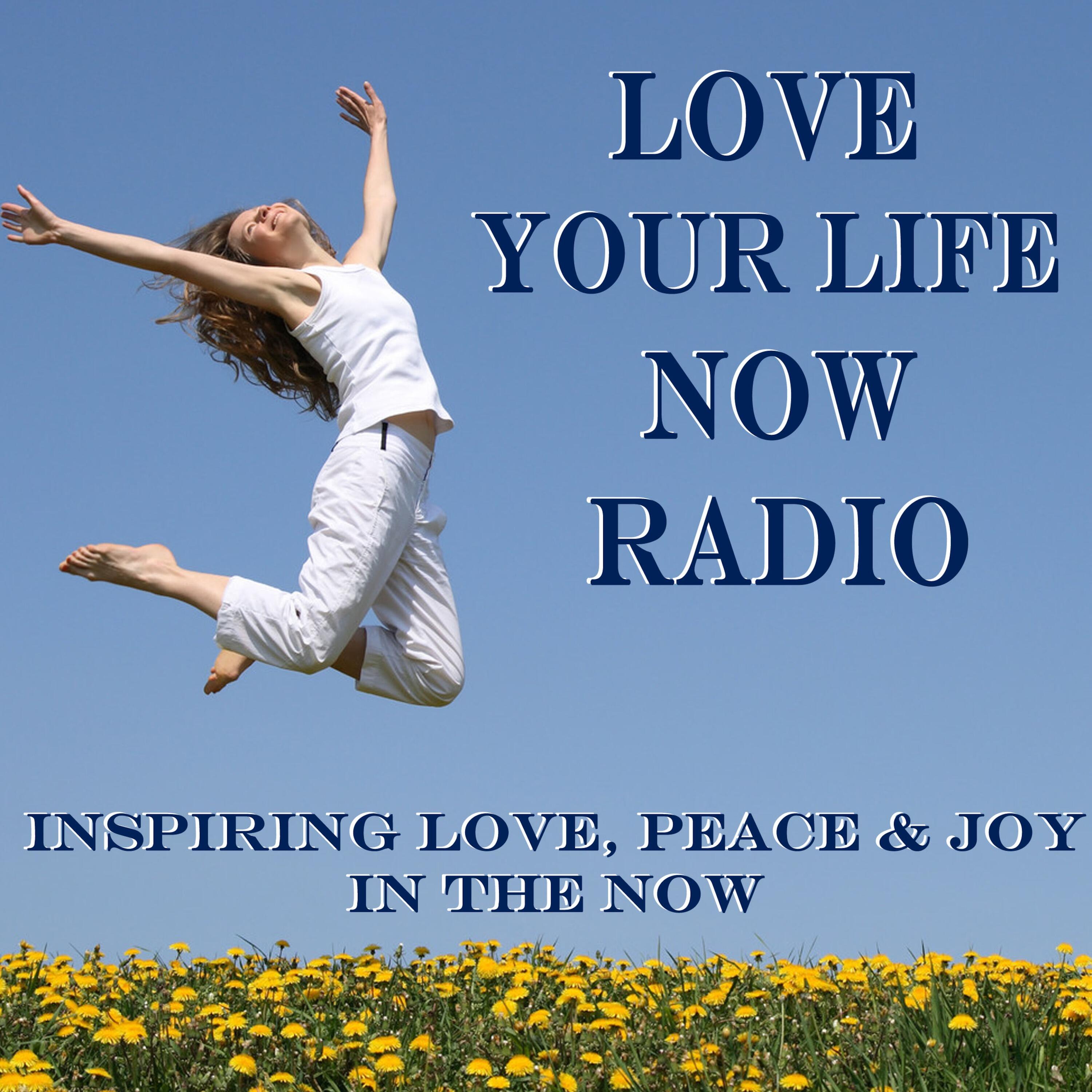 Фото хорошего настроения. Позитивная девушка. Девушка которая поднимает настроение. 10 вещей которые поднимают настроение. Девушка которая поднимает настроение.