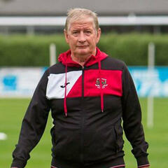 Roger Wilkinson: The best coach with the worst jokes - Between Two Beers Podcast