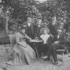 S8 Ep186: Commodities Update from France: Colleague Simon Constable reports from France on unseasonably warm weather and rising copper prices driven by tech demand, noting cocoa prices dropped while coffee remains expensive, discussing farmers' effective non-violen - The John Batchelor Show