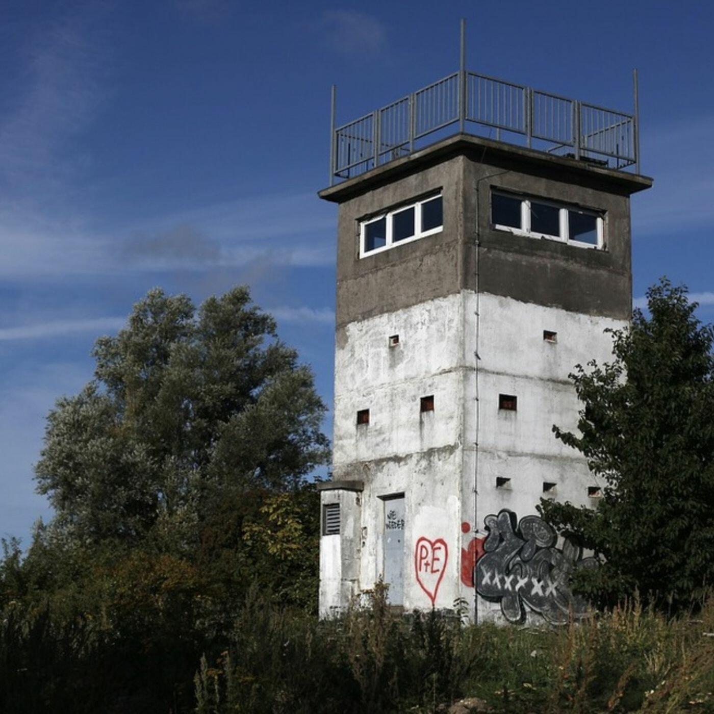 S8 Ep242: Professor Matthew Longo. Longo describes the tension at the camps