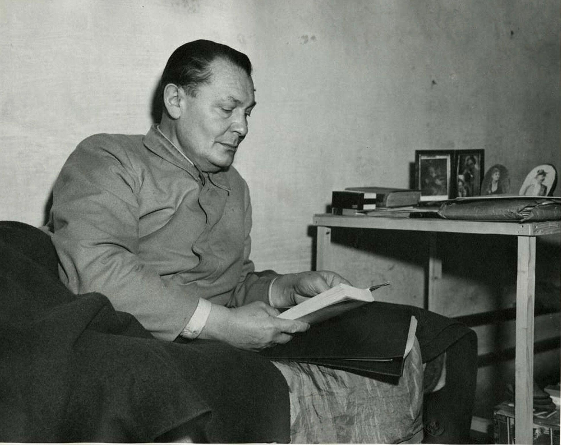 S8 Ep274: THE MAP OF WAR AND THE KORDT CONNECTION Colleague Charles Spicer.