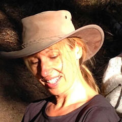 Episode 10 - A chat with Denise Hooker - Superconscious, a Podcast by Craniosacral Therapist, Art Therapist and Author Jhana Bowen