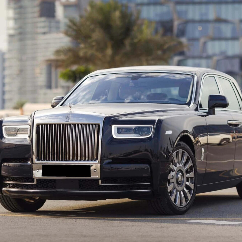 Electric Car Rental in Dubai: A Sustainable and Luxurious Way to Explore
