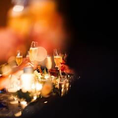 Gina tries desperatelty to fit in at a dinner party (Joke of the Day) - Steve & Gina in the Morning Podcast