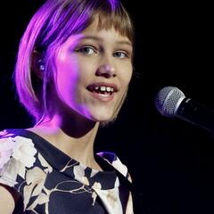 Grace VanderWaal talks Mean Girls - EB be Interviewin'