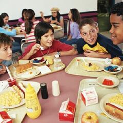 (Smile File) Students stay fed thanks to amazing organization - Steve & Gina in the Morning Podcast