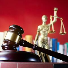 Defense attorney asks aquitted client to tell him the truth (Joke of the Day) - Steve & Gina in the Morning Podcast