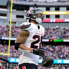 Texans Spoil Drake Maye Debut, Mixon and Pierce Shine In Return, Craziness In Austin - The Matt Thomas Show with Ross