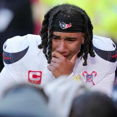 Texans Lose To Chiefs, Tank Dell Out For Season, Debate On CFP Format, 'Fantasy 5' RETURNS - The Matt Thomas Show with Ross