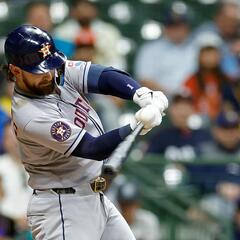 Astros Are On A 3 Game Lost Streak Falling 17-18, Can They Grab A Win Today Hopefully Grabbing Their Momentum Back? - The Matt Thomas Show with Ross