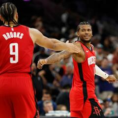 Rockets Beat Wemby & Spurs, Dodgers Could Sweep Yankees, Should Texans Make A Trade? - The Matt Thomas Show with Ross