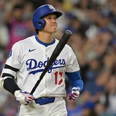 (Smile File) Major League Baseball Superstar Writes Fun Book - Steve & Gina in the Morning Podcast