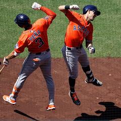 Jeremy Pena Hires Scott Boras For His New Agent, Does This Mean Anything? Astros Start Their Series Tonight vs Phillies - The Matt Thomas Show with Ross