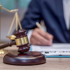 Steve actually shares some love for lawyers! (Joke of the Day) - Steve & Gina in the Morning Podcast