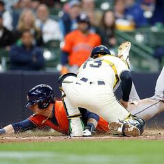 Astros Take The Win To Finish The Series, Will It Be Enough To Find A Rhythm ? Rockets Post Season Talks - The Matt Thomas Show with Ross