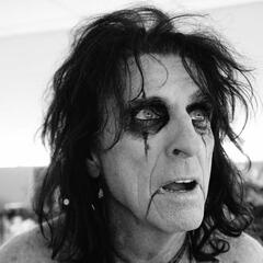 Alice Cooper on Johnny Carson, David Letterman & Disco (!) - Stuck & Gunner