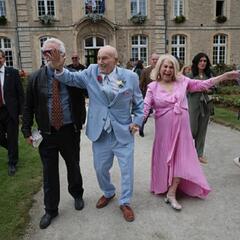While at Normandy a 100-year-old veteran gets married! (Smile File) - Steve & Gina in the Morning Podcast