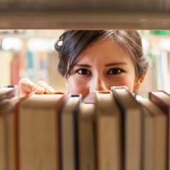 (Smile File) Hear this incredible story of a town helping a book store owner move - Steve & Gina in the Morning Podcast