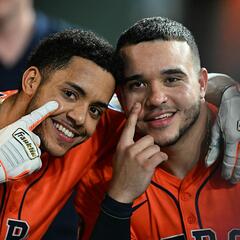 Astros Take the Game In Flashy Walk Off Home-run Sitting 1-1 In the Series, Final Game Tonight ! - The Matt Thomas Show with Ross