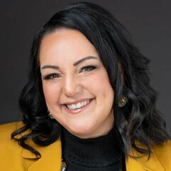 Lisa Pezik: How to Create a Business and Life That's Fun, Freedom-filled, and Fulfilling! - Rebelpreneur Radio