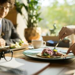 The Splendid Table: Conversations & Recipes For Curious Cooks & Eaters