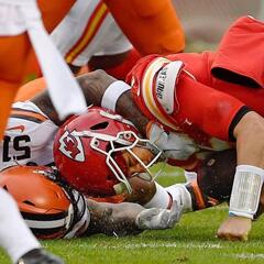 Mahomes Injury Looking An Episode of "House" - CzabeCast