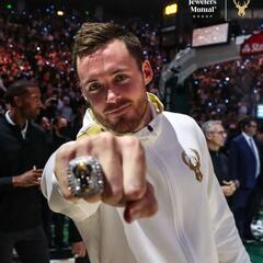 Magical Ring Night In Milwaukee - CzabeCast
