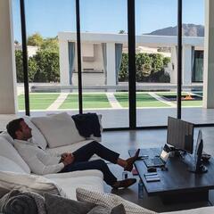 For Sale: Kliff's Outrageous Coaching Crib - CzabeCast