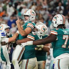 Sanders Stuff The Dolphins Stockings! - CzabeCast