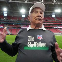 The Field Stunk! Literally.... - CzabeCast