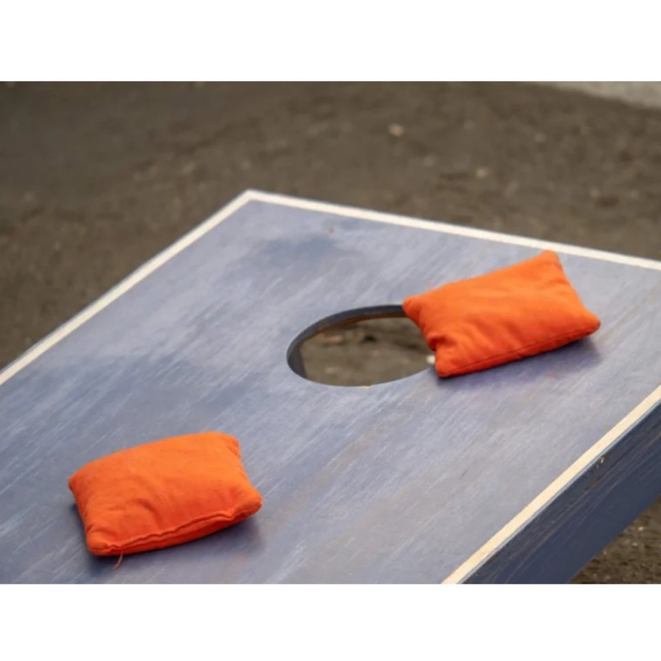 Toss Corn Hole