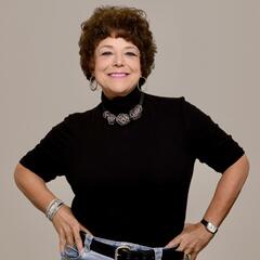 Tom Russell Speaks With PA Author and Adventure Traveler , Author Tracy Pawelski  - RJ Harris