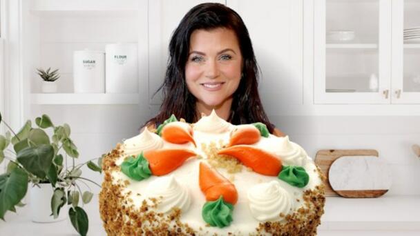 Tiffani Thiessen Shares Topless Photo to Promote Carrot Cake Recipe