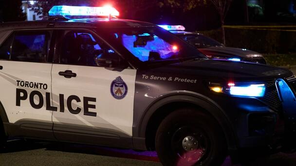 Stabbing in Toronto’s downtown core leaves 1 man seriously injured 