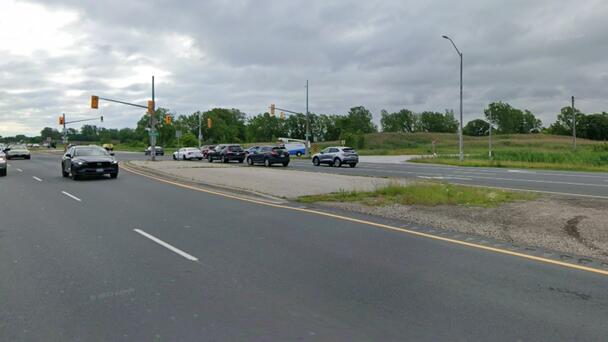 Windsor police reporting multiple collisions at E.C. Row Expressway and Ban