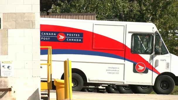 ‘Trust has dropped’: Businesses lose faith in Canada Post despite deal with